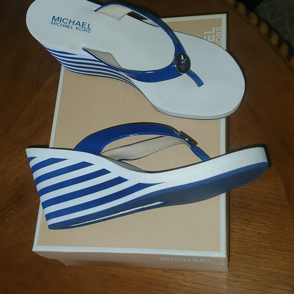 MICHAEL Michael Kors Cobalt Judy Wedge Thong Sandal Size 7.5 - Picture 3 of 12